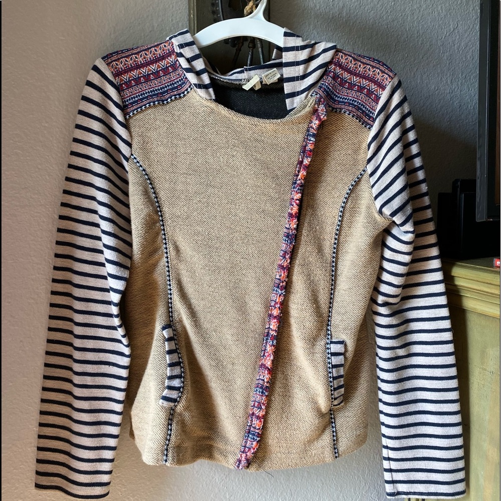 Buckle zip up jacket with hood